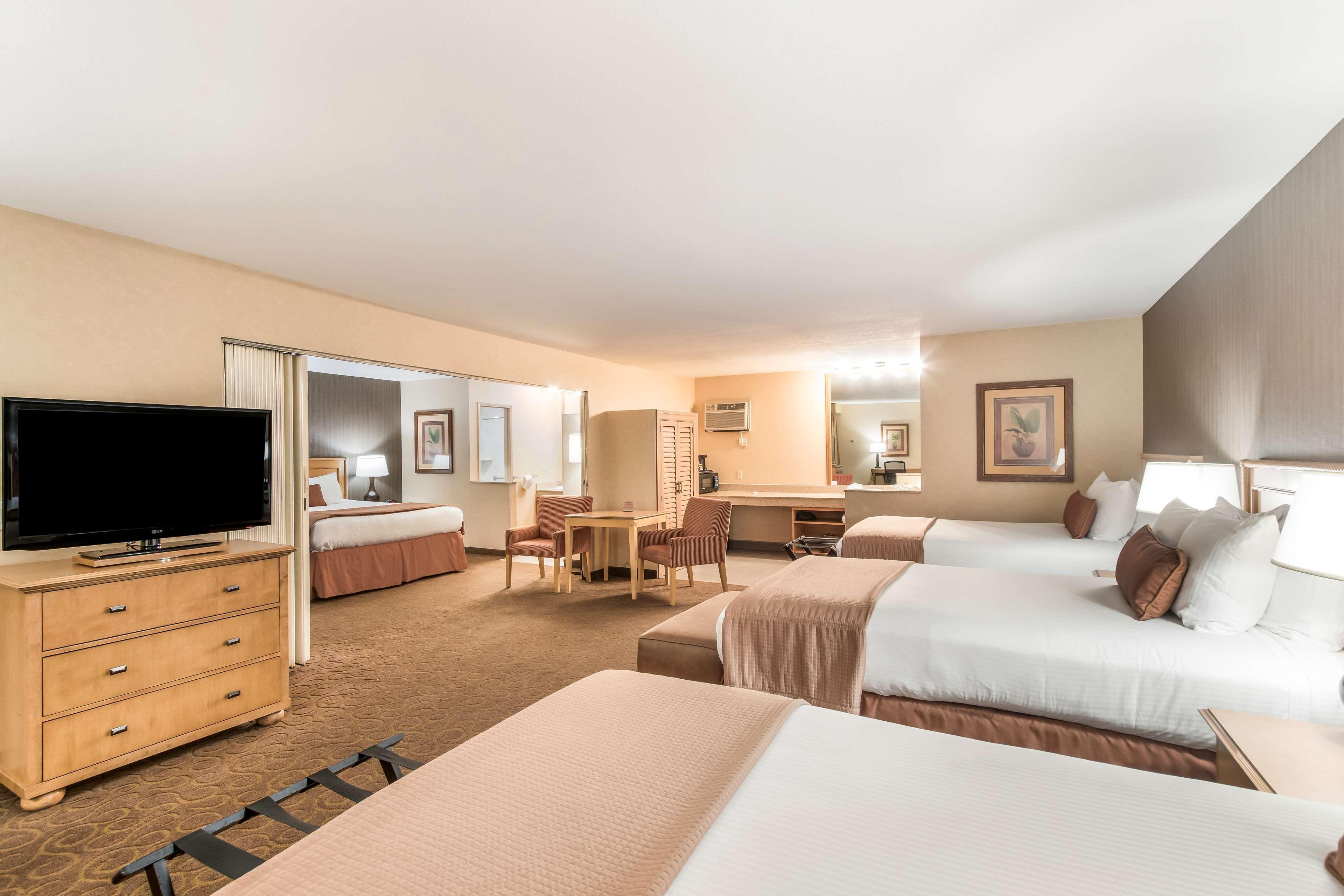 Best Western Plus Pavilions Anaheim Exterior foto